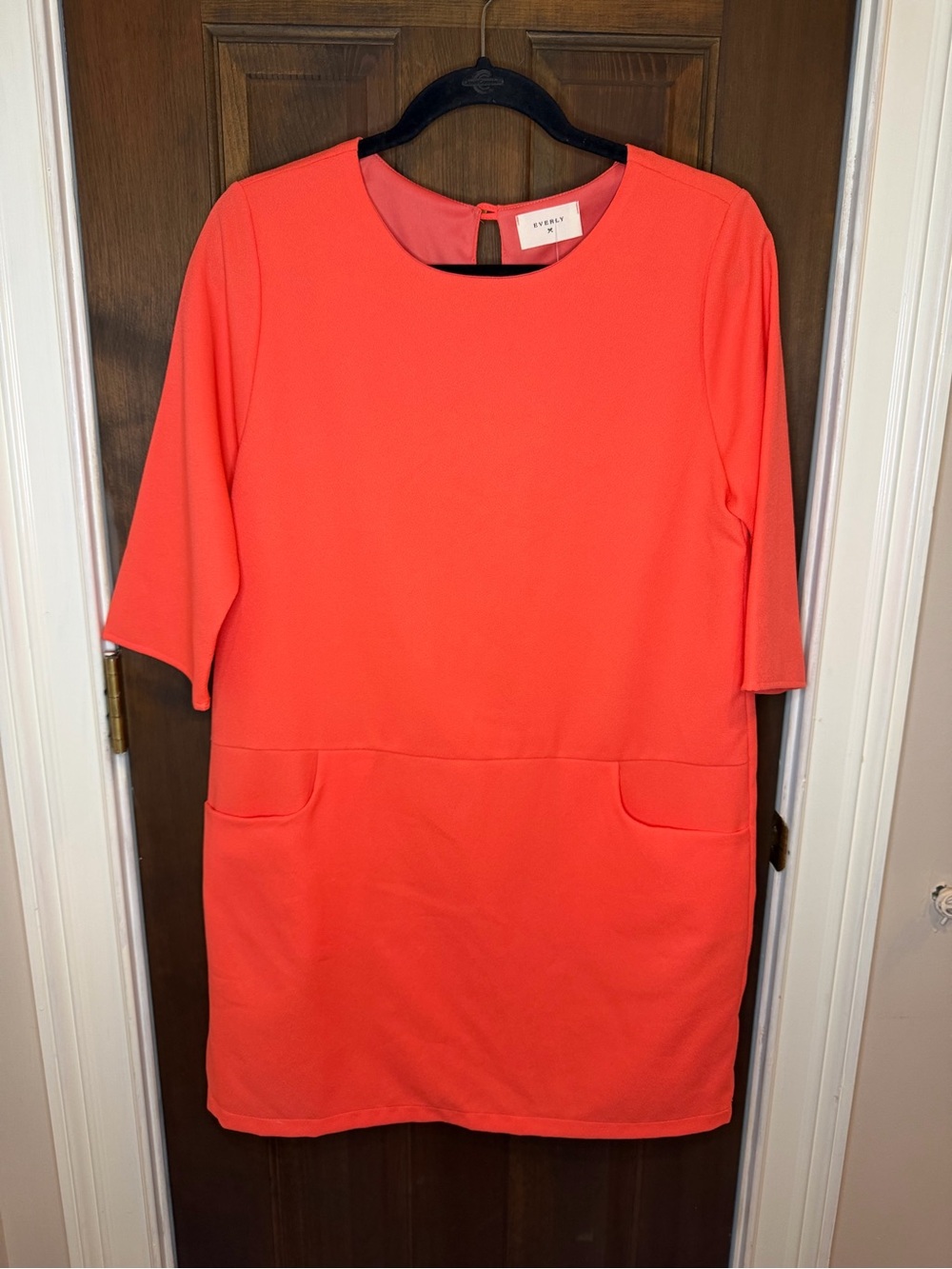 Everly Bright Neon Coral Orange Pink Crepe Shift Dress Large Keyhole Back Pocket